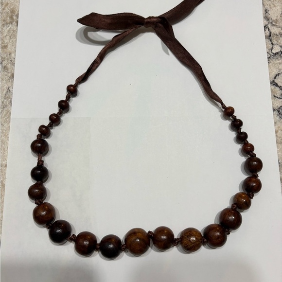 Jewelry - Elegant Brown Wooden Beaded Necklace